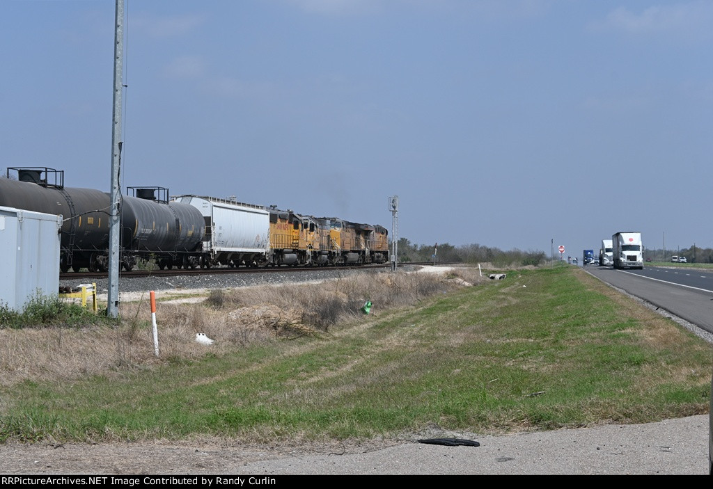 UP 7458 North M-OLEW